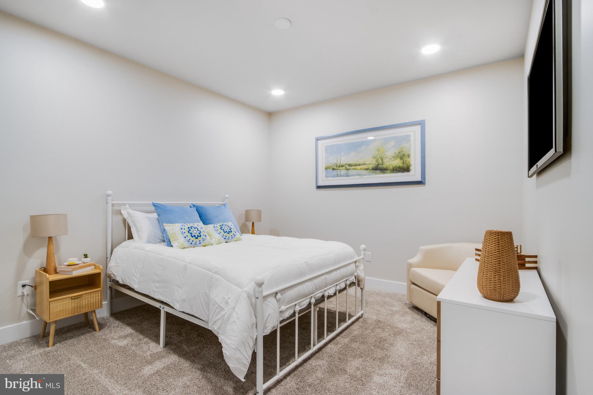 FLATS AT COASTAL STATION - Residential