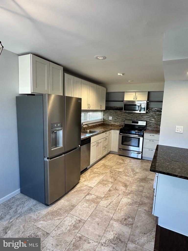 BAKERS BAY CONDOMINIUMS - Residential