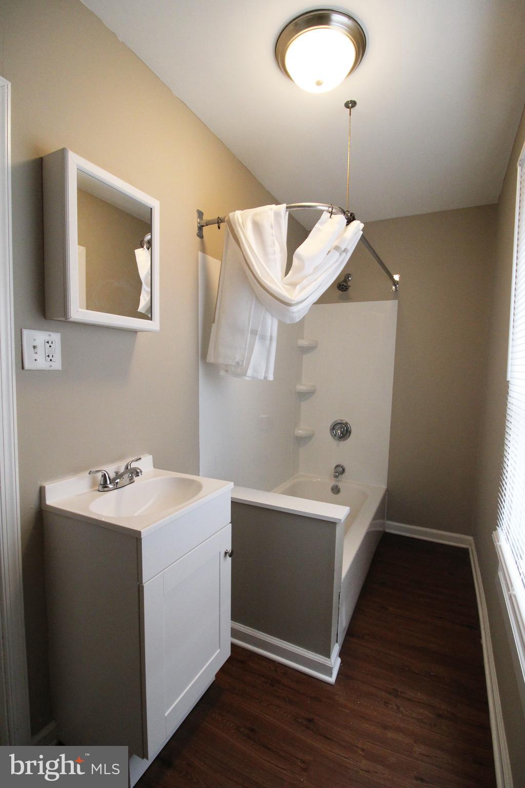 SQUIRREL HILL - Residential