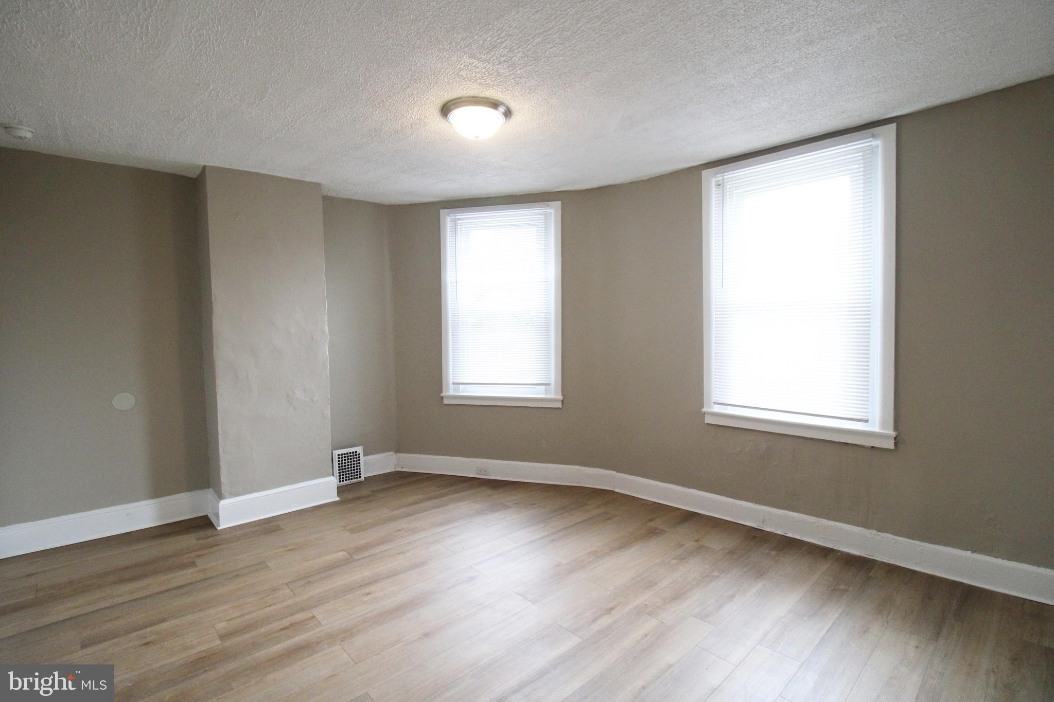 SQUIRREL HILL - Residential