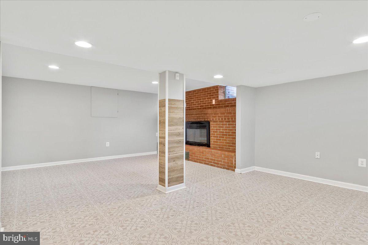 MONOCACY VILLAGE - Residential