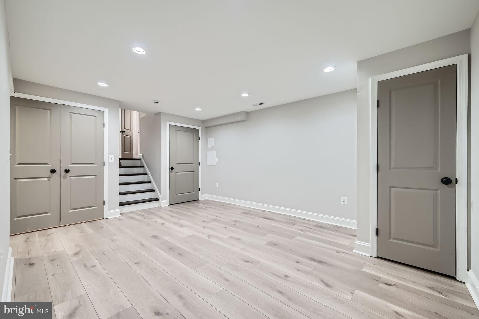 SMITH AVENUE - Residential