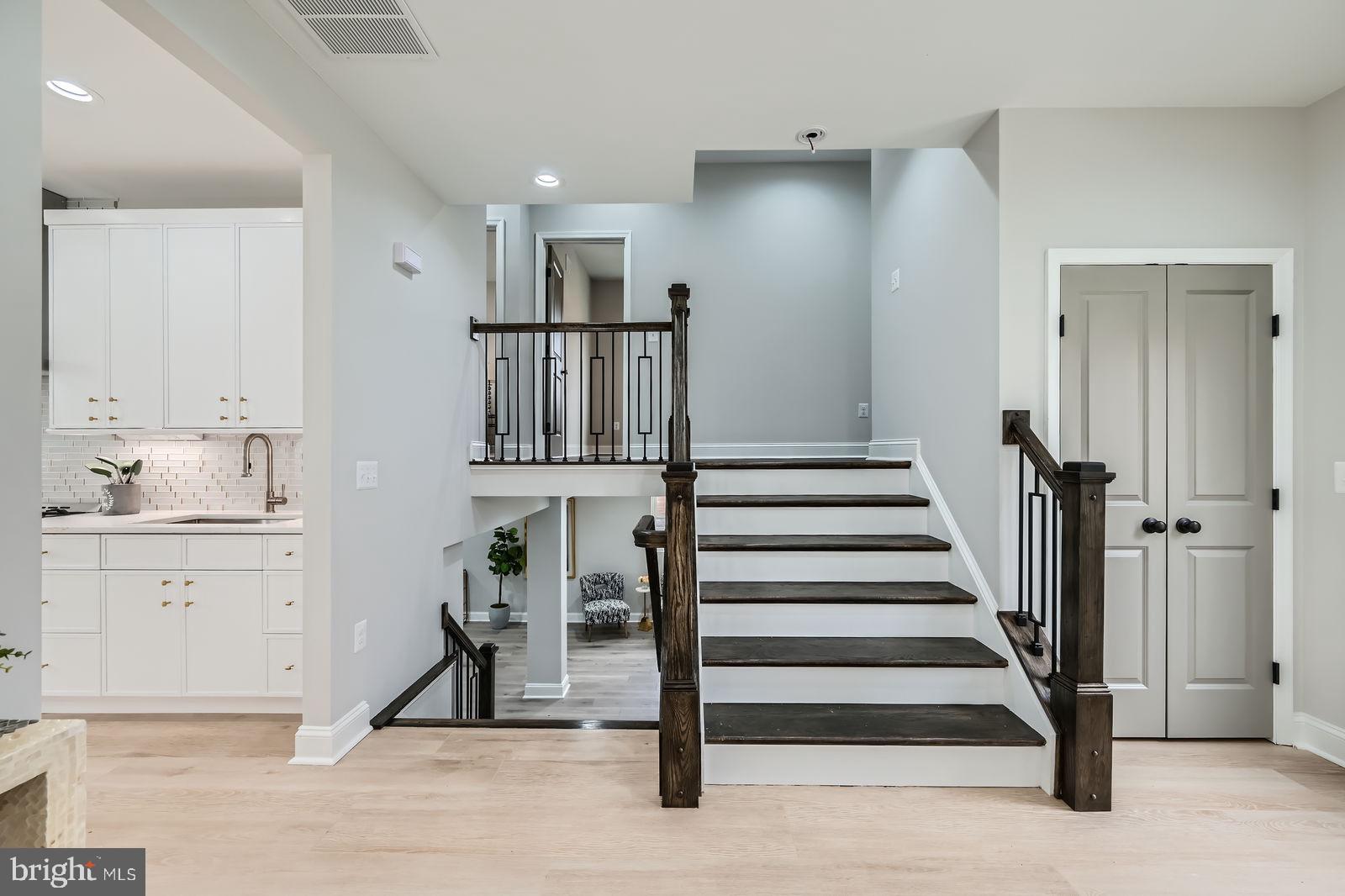 SMITH AVENUE - Residential