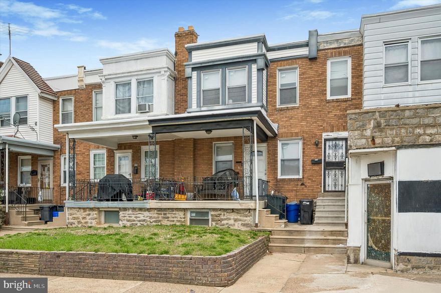 Welcome to this 3-bedroom, 1-bathroom townhouse located in the heart of Tacony in Northeast
Philadelphia. This home offers a functional layout with a spacious living room that flows into a dedicated
dining area and an open kitchen. The upper level features three comfortably sized bedrooms and a full
bathroom, while the lower level includes a partially finished basement, providing additional living or storage
space. The property includes a rear deck and a private parking space. A great opportunity for a first-time
homebuyer or an investor seeking a solid rental property.