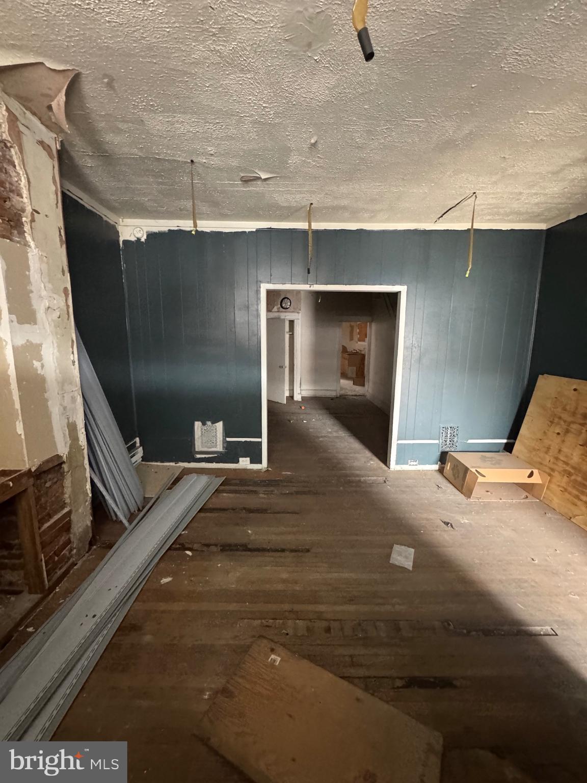 ELMWOOD PARK - Residential