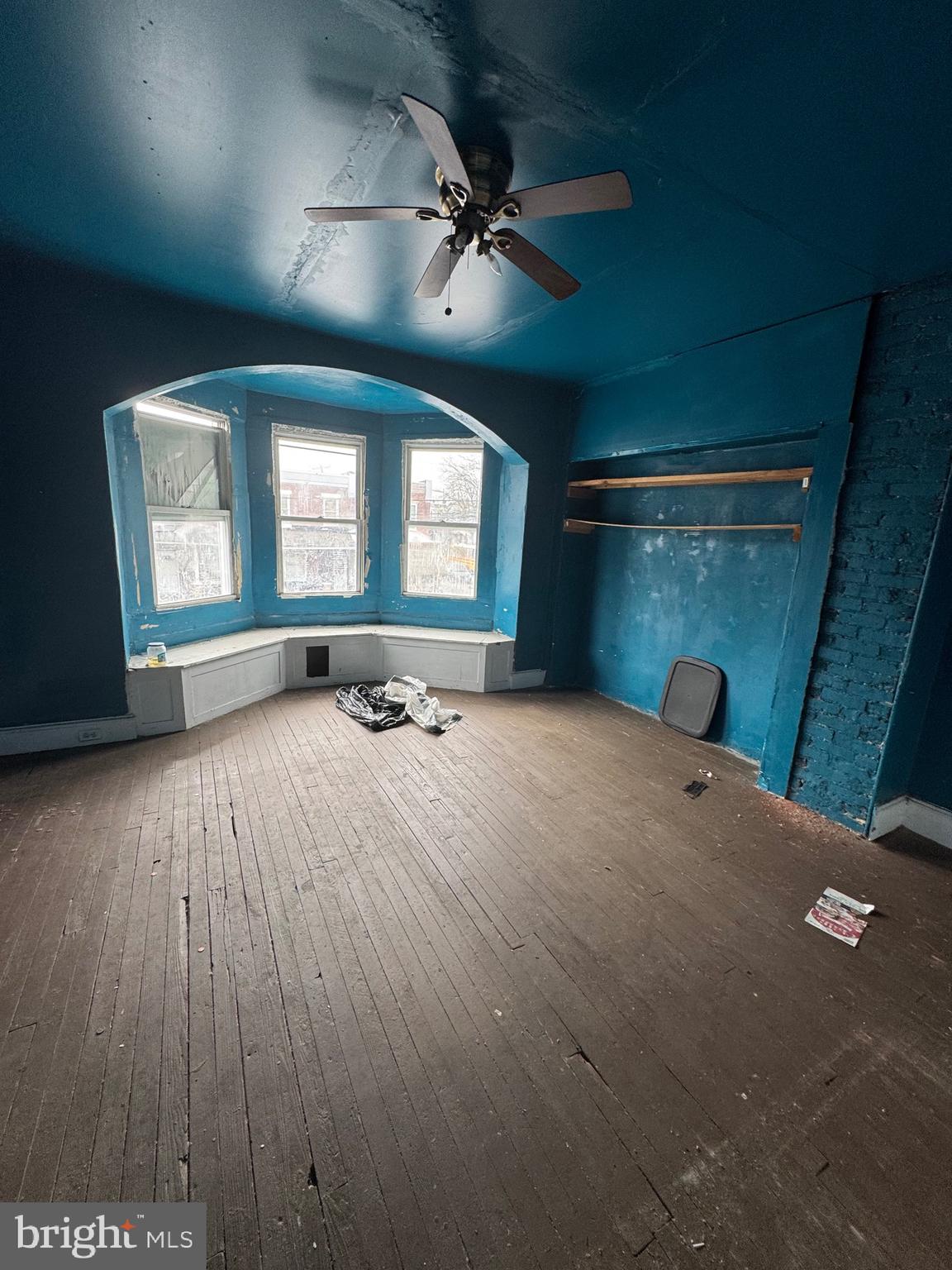 ELMWOOD PARK - Residential