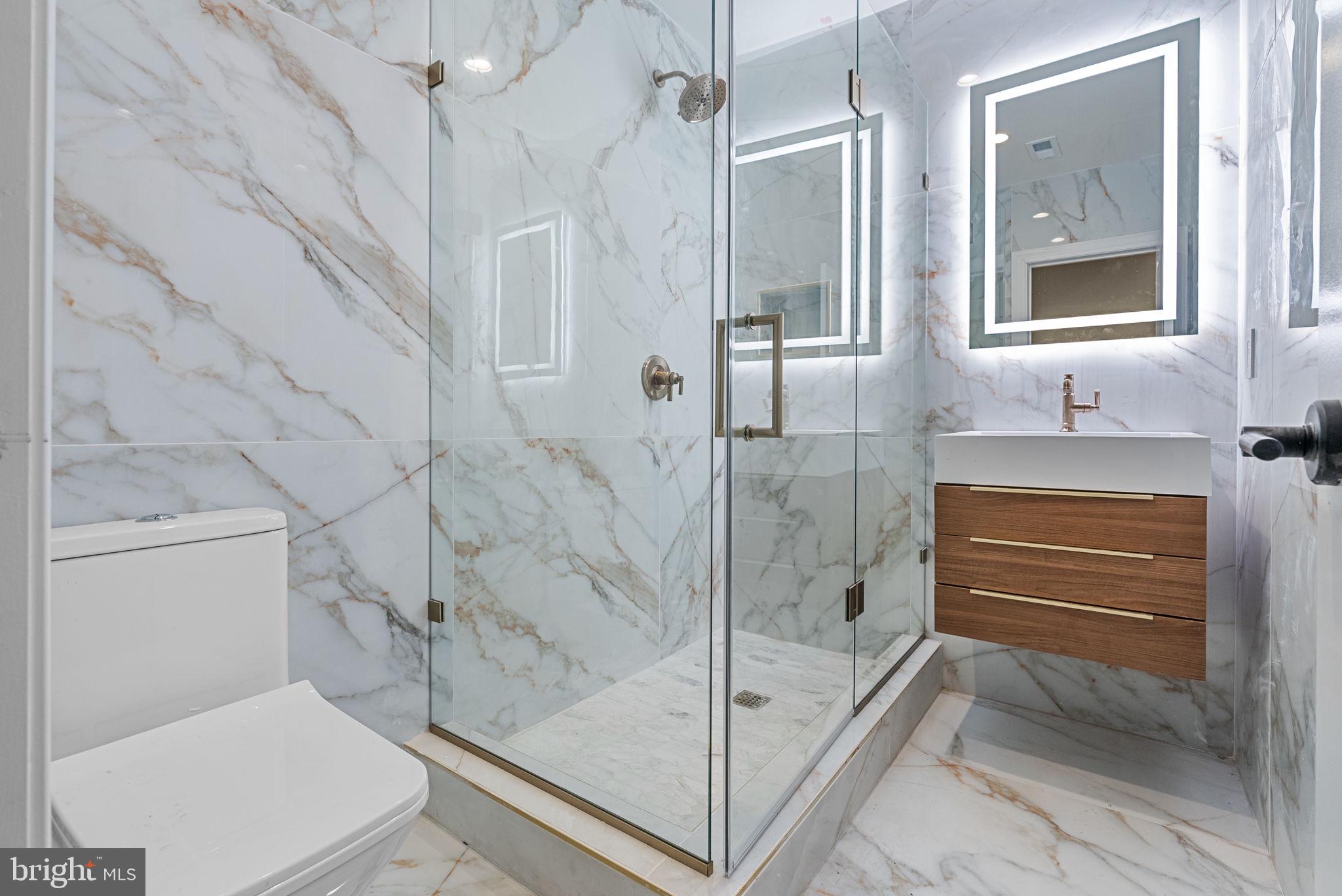 BIG BOULDER LAKE - Residential