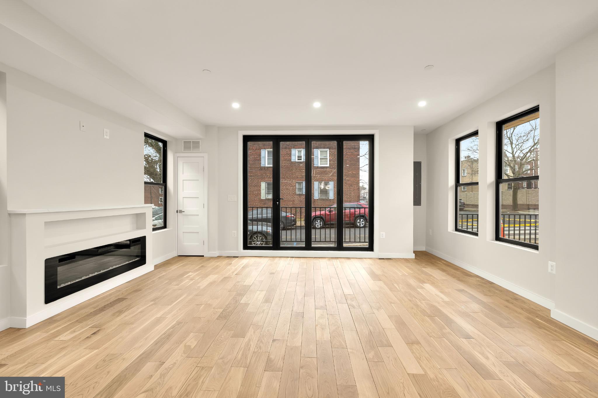 1516 LEVIS STREET NE 1