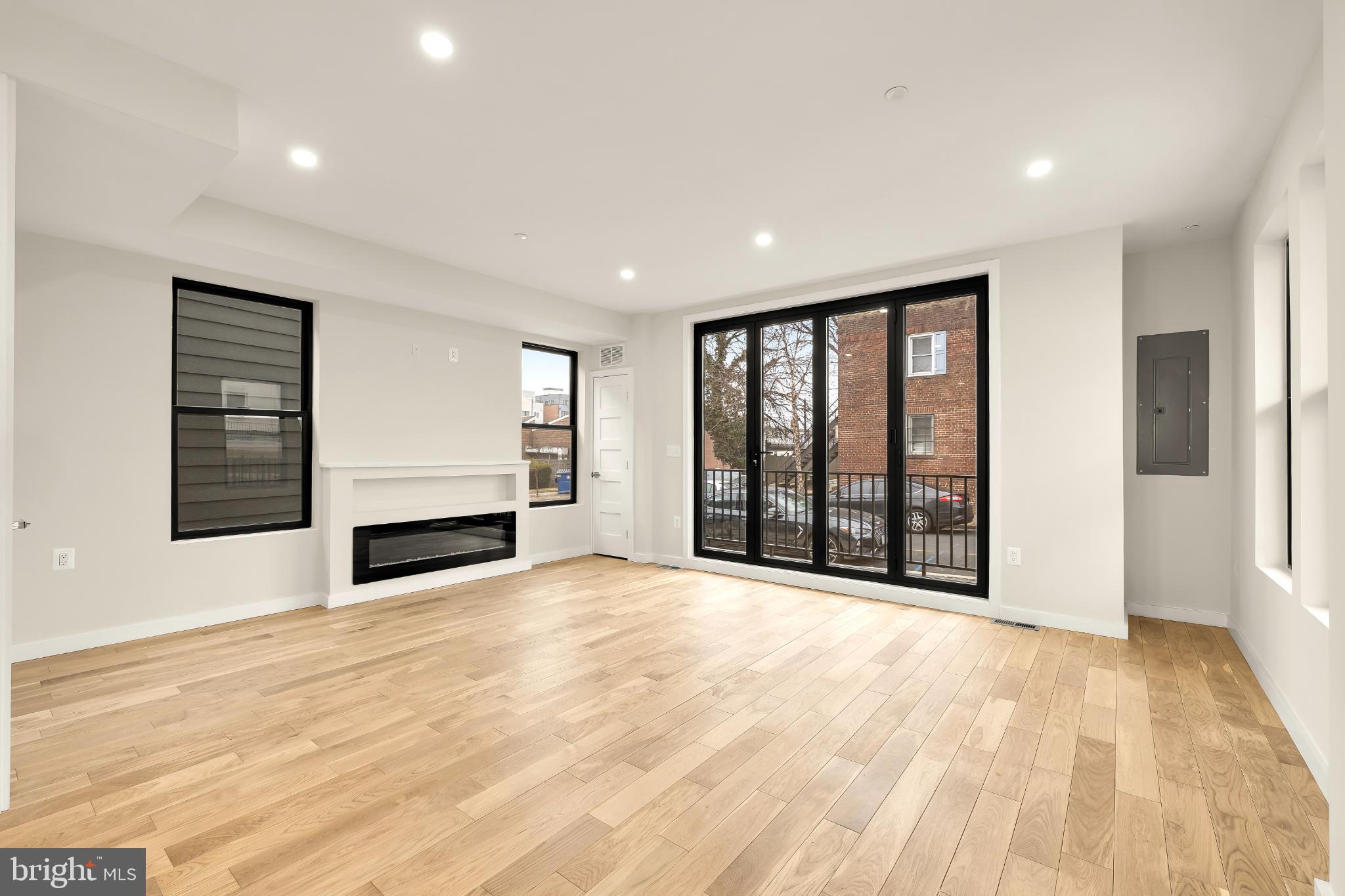 1516 LEVIS STREET NE 1