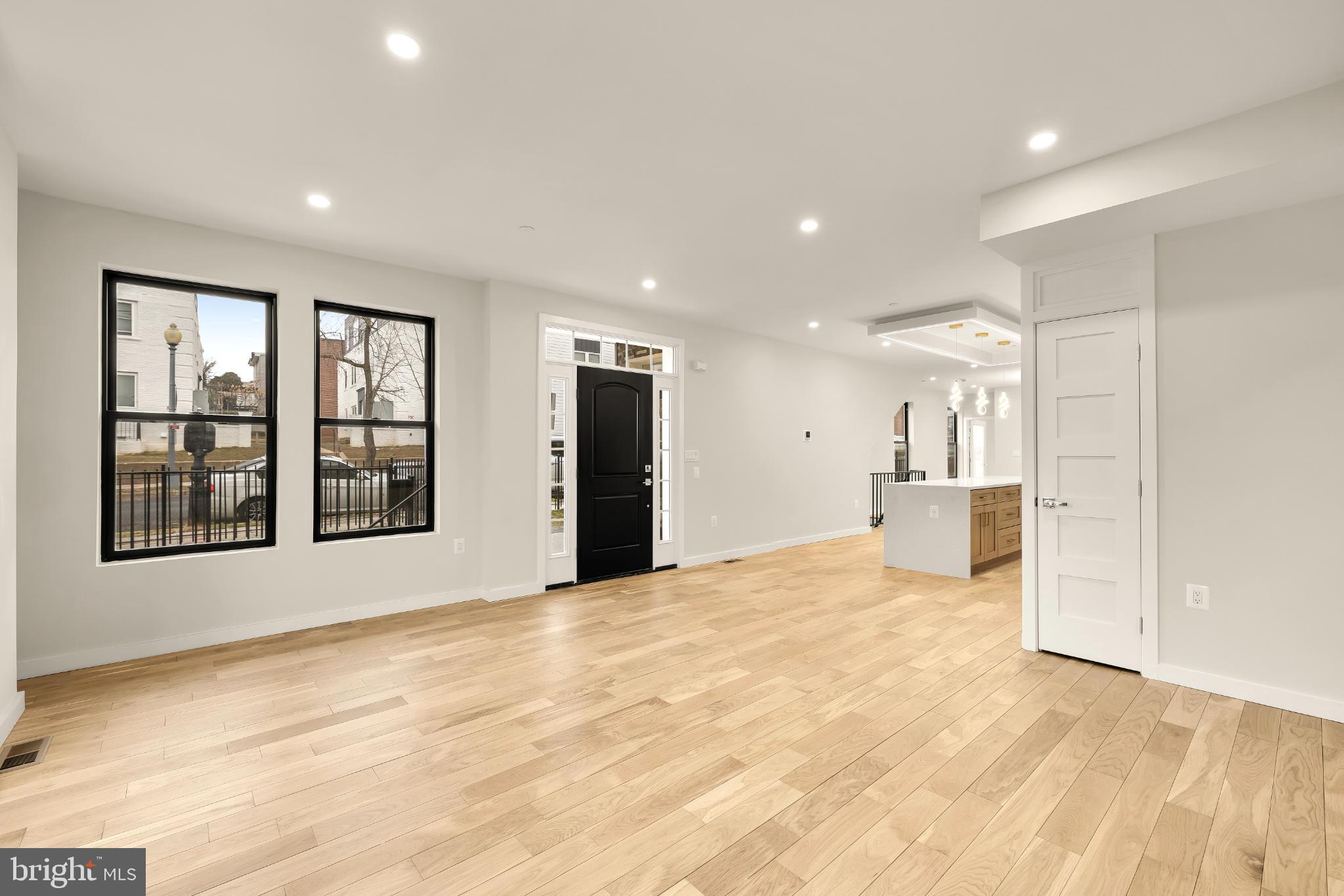 1516 LEVIS STREET NE 1