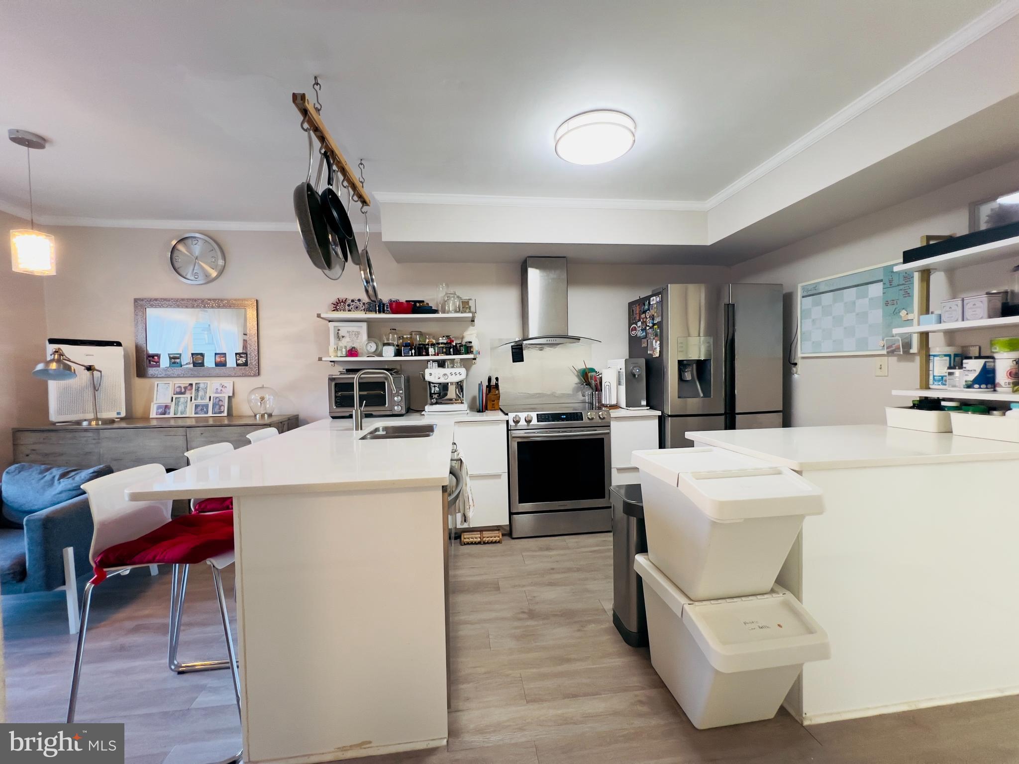 8 KNOX COURT