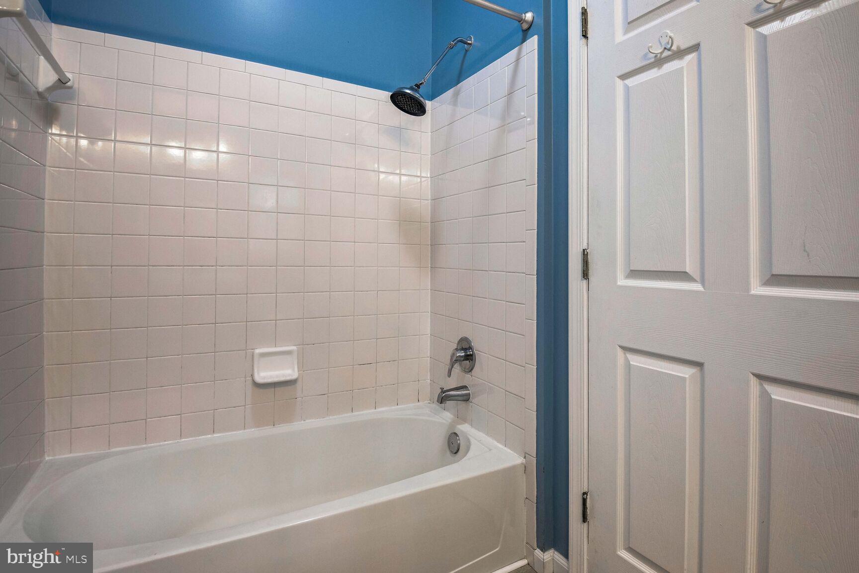 TOWNES AT CHESTNUT OAKS - Residential Lease