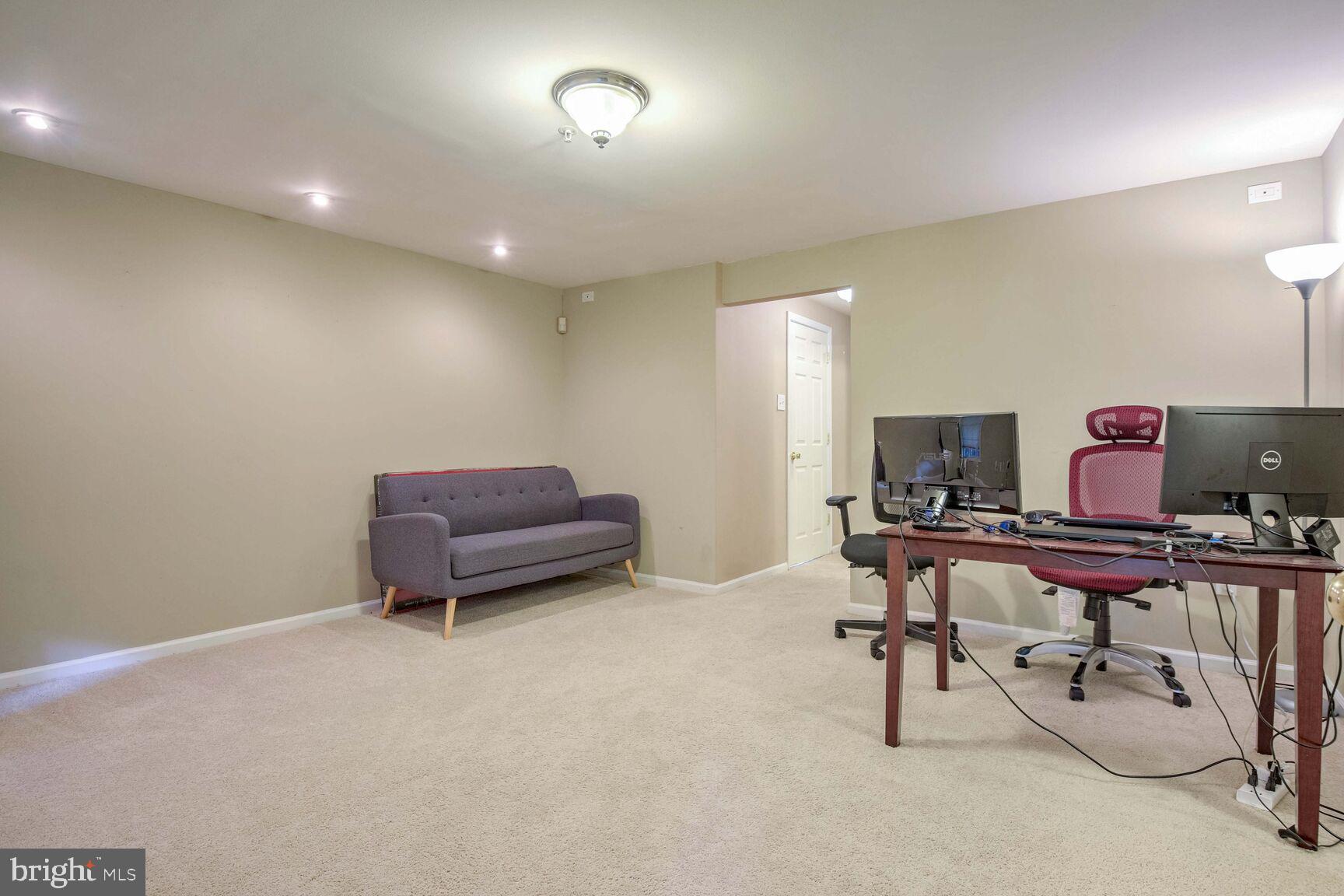 TOWNES AT CHESTNUT OAKS - Residential Lease