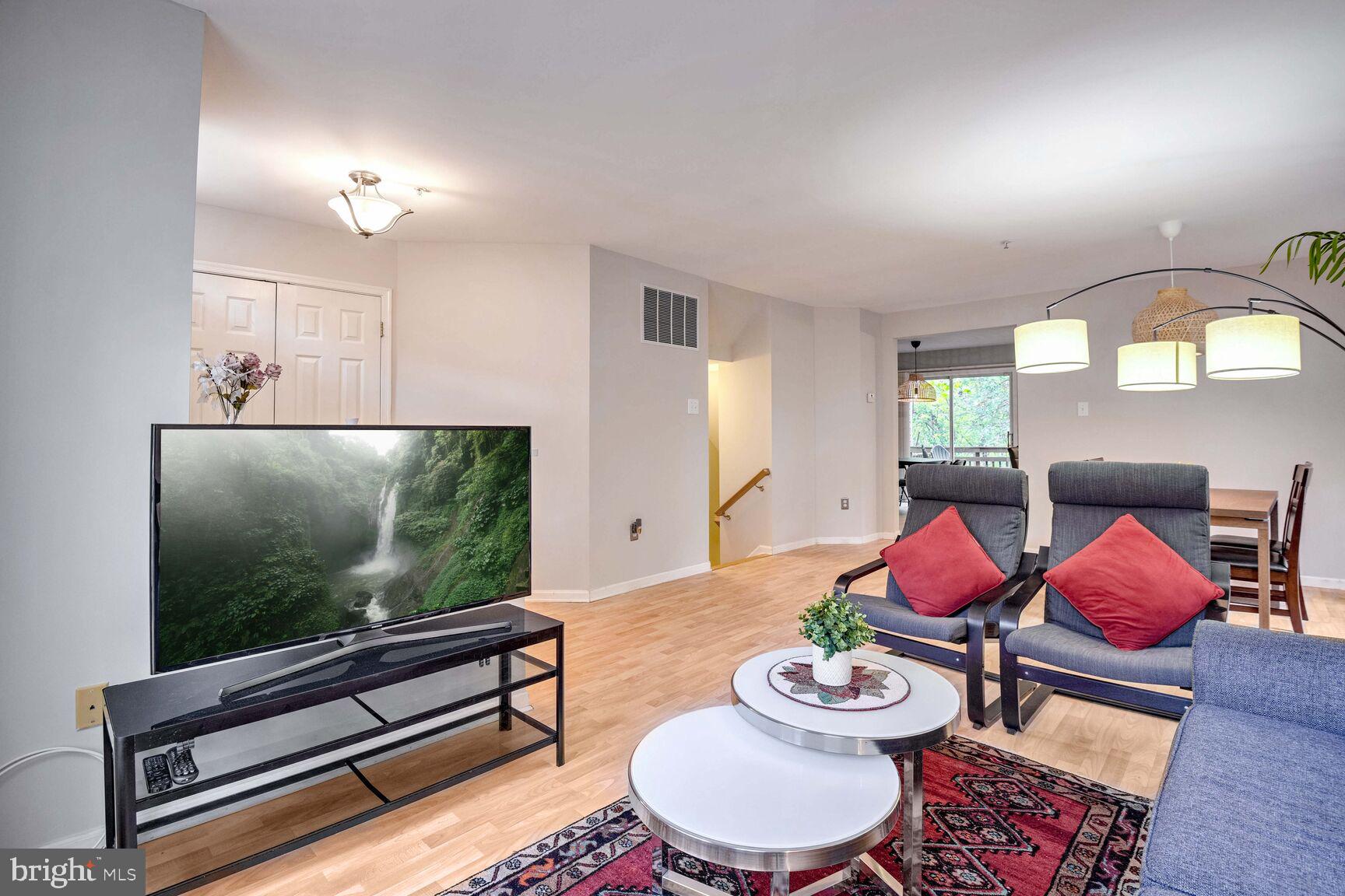 TOWNES AT CHESTNUT OAKS - Residential Lease