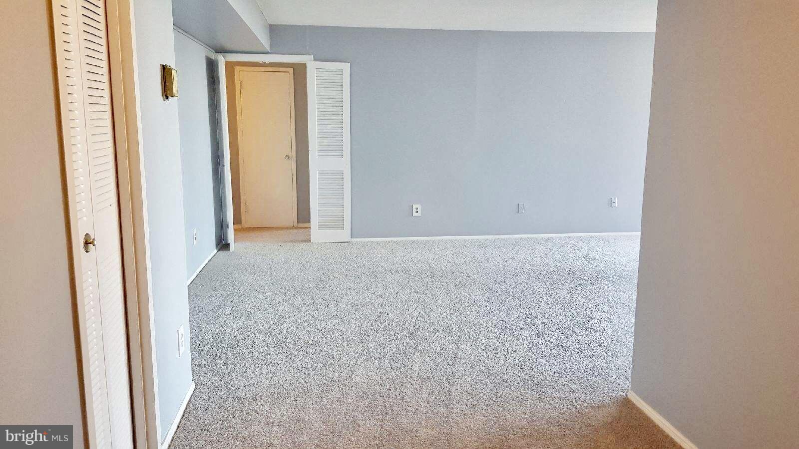 PRESIDENTIAL TOWERS - Residential Lease