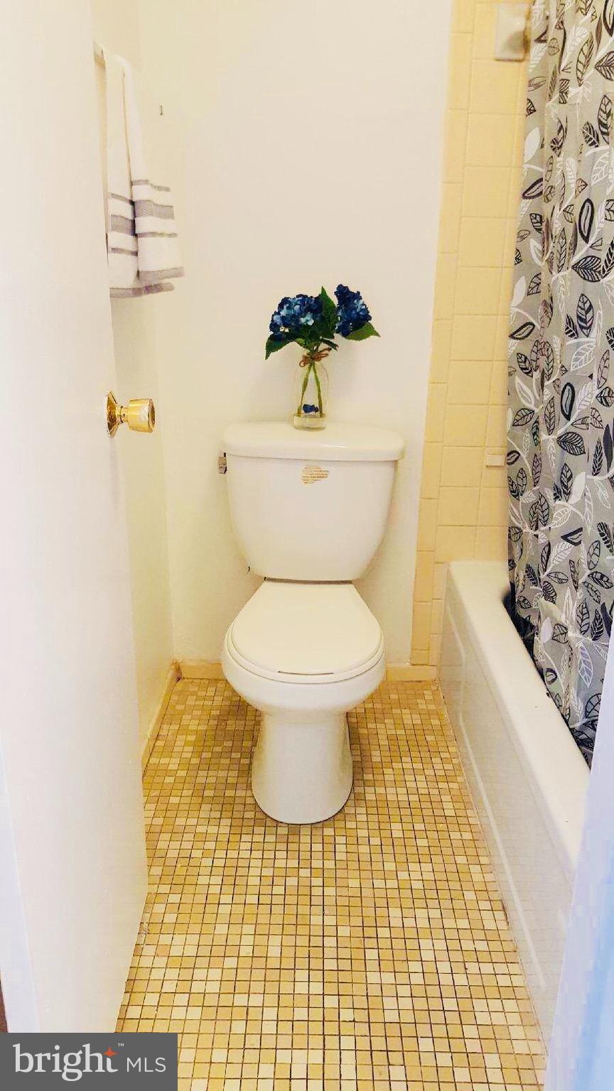 PRESIDENTIAL TOWERS - Residential Lease