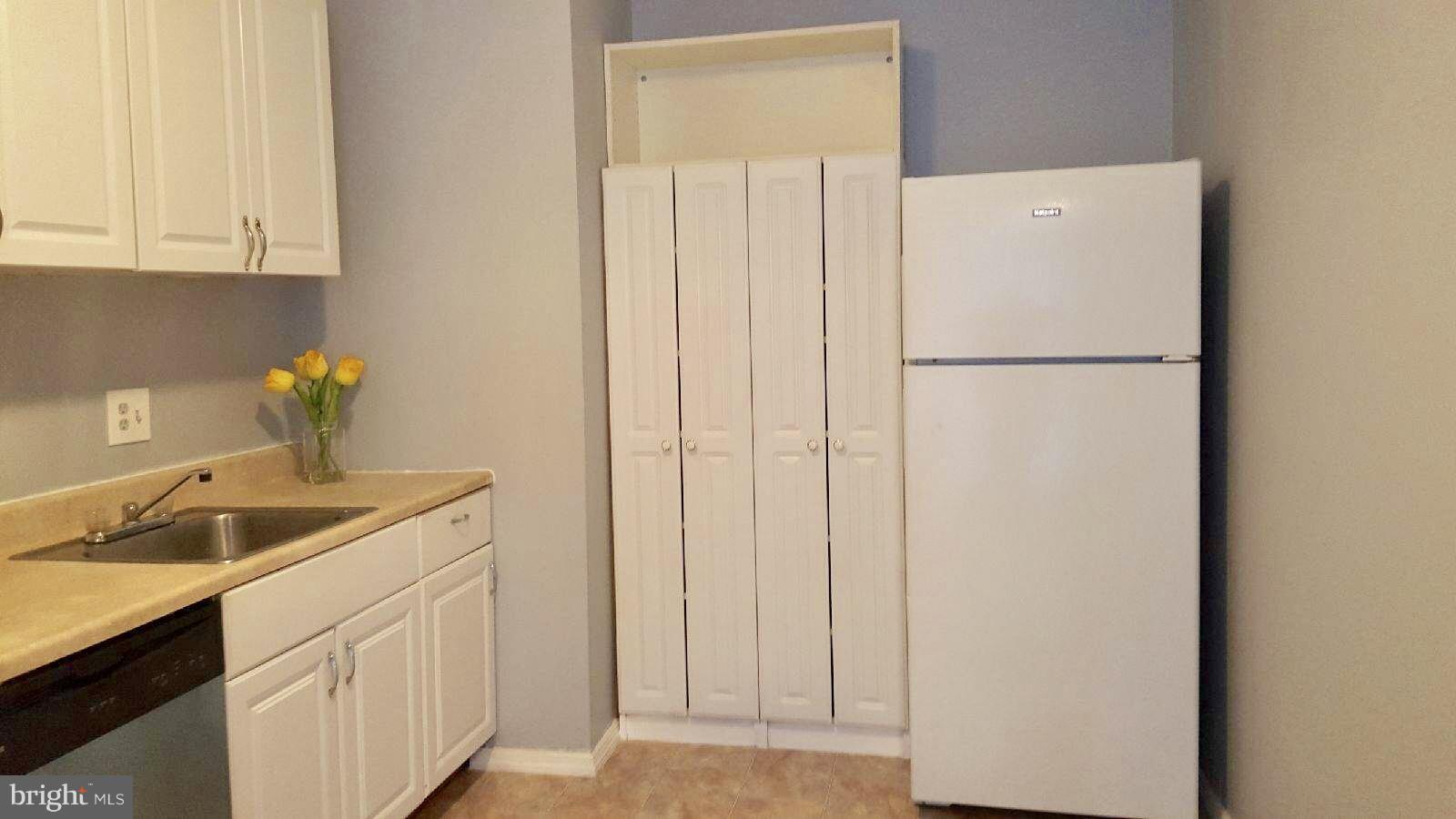 PRESIDENTIAL TOWERS - Residential Lease