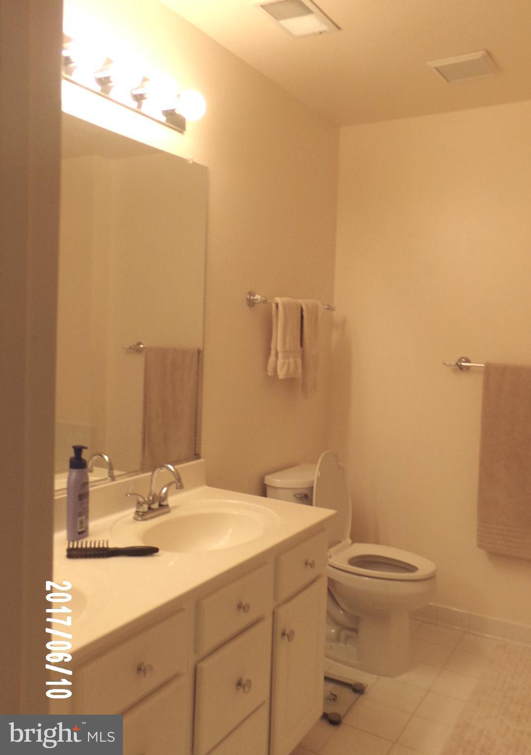 MCNAIR FARMS LANDBAY - Residential Lease