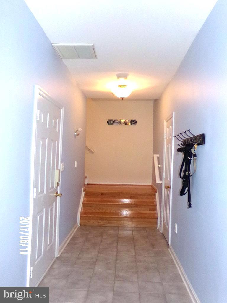 MCNAIR FARMS LANDBAY - Residential Lease