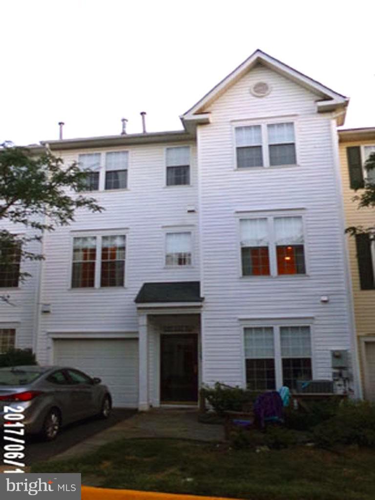 MCNAIR FARMS LANDBAY - Residential Lease