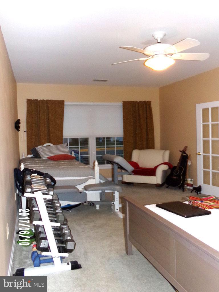 MCNAIR FARMS LANDBAY - Residential Lease