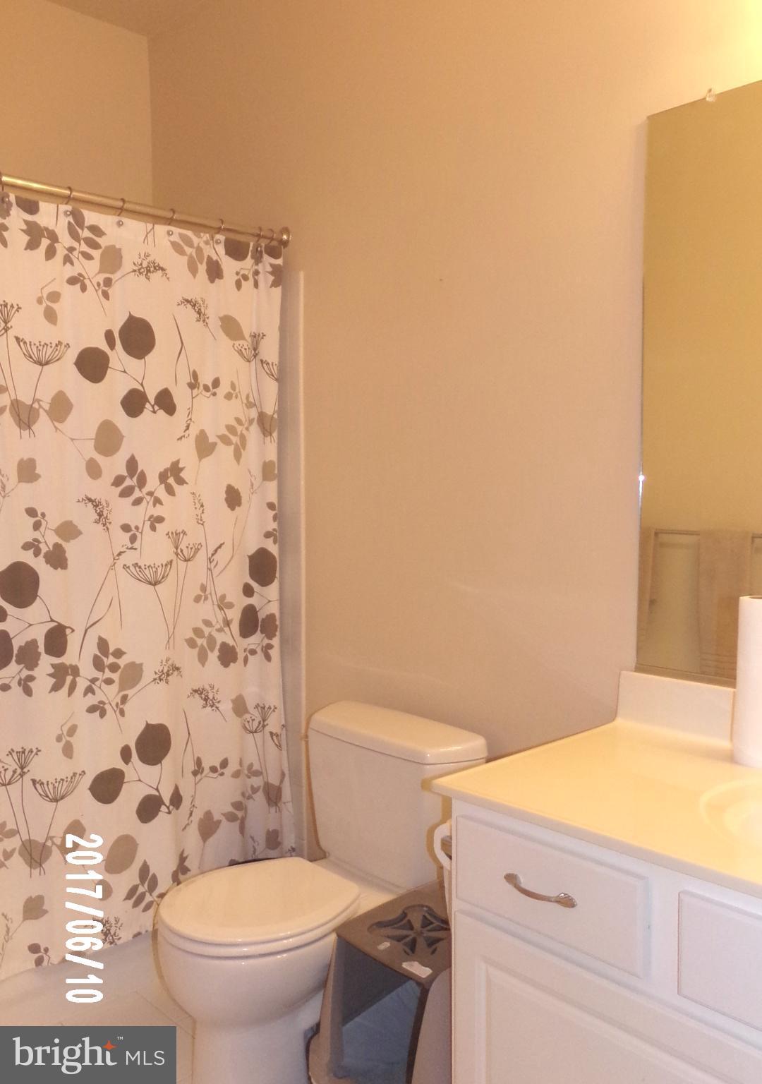 MCNAIR FARMS LANDBAY - Residential Lease