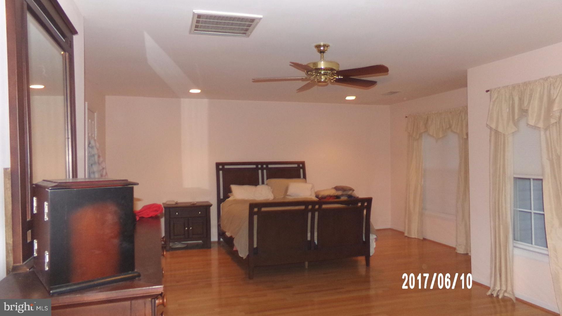 MCNAIR FARMS LANDBAY - Residential Lease