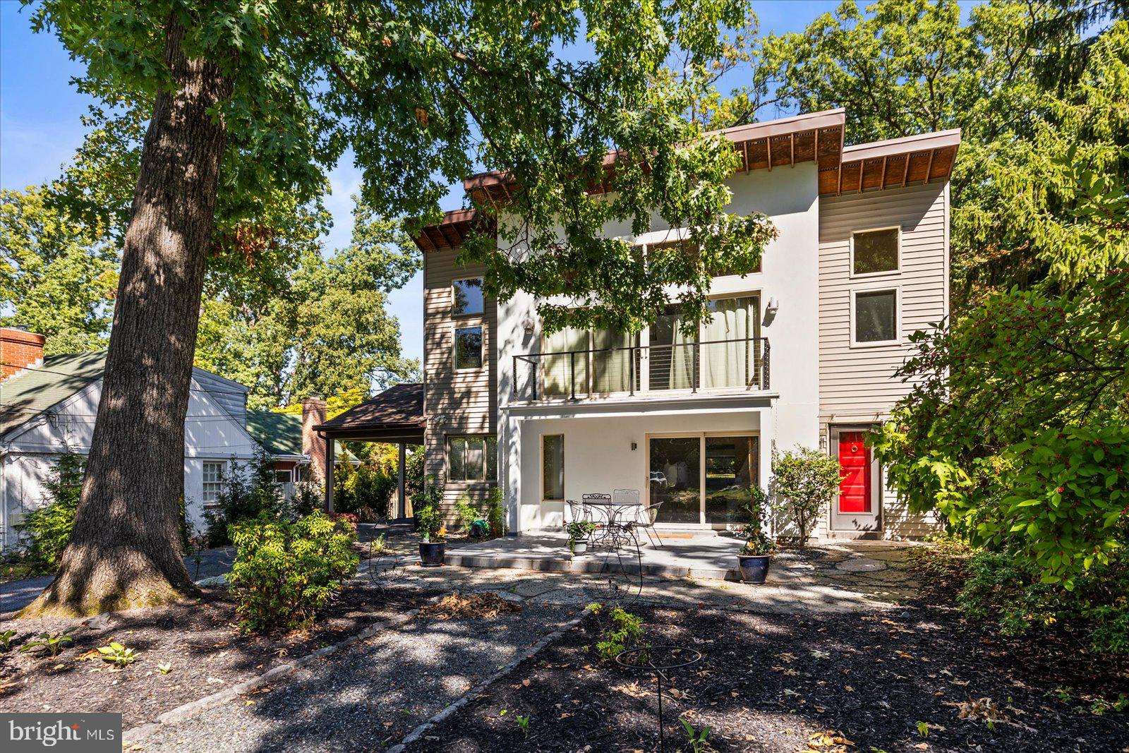 1507 NORMAN AVENUE