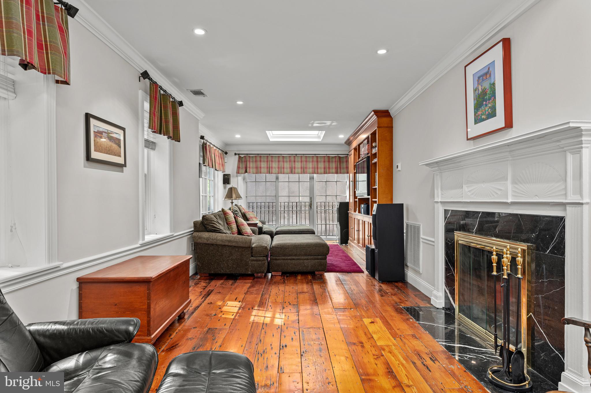 SOCIETY HILL - Residential