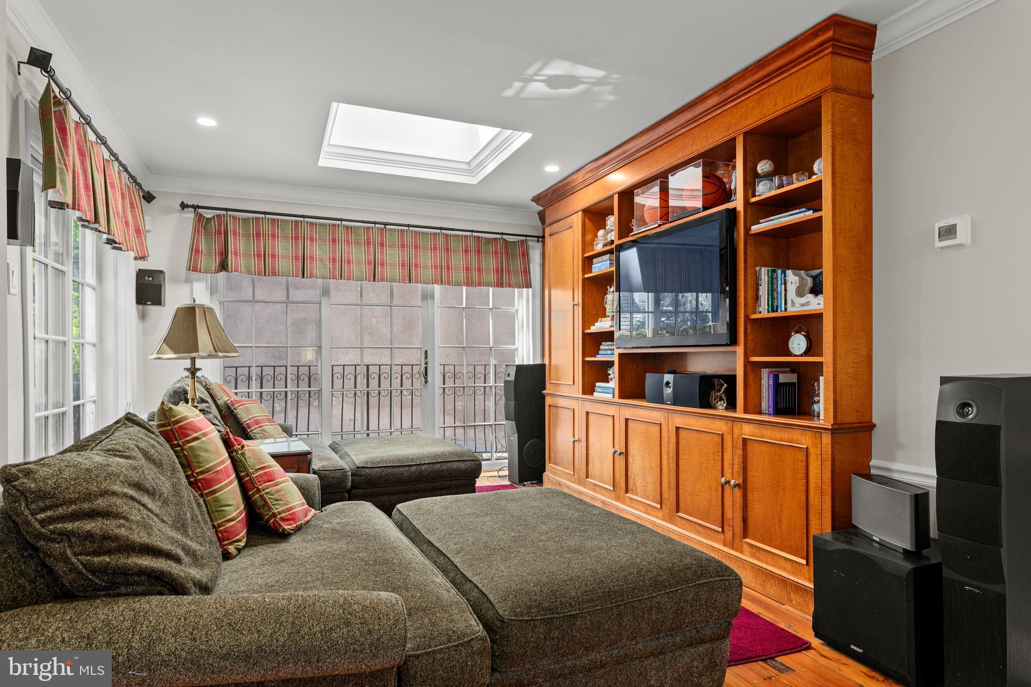 SOCIETY HILL - Residential