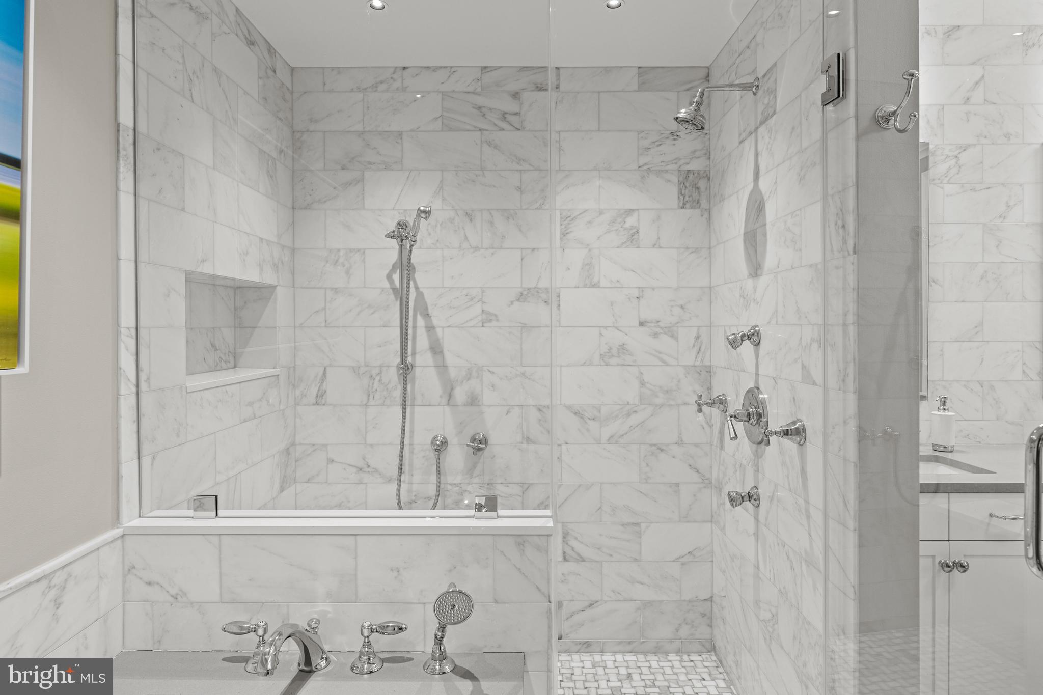 SOCIETY HILL - Residential