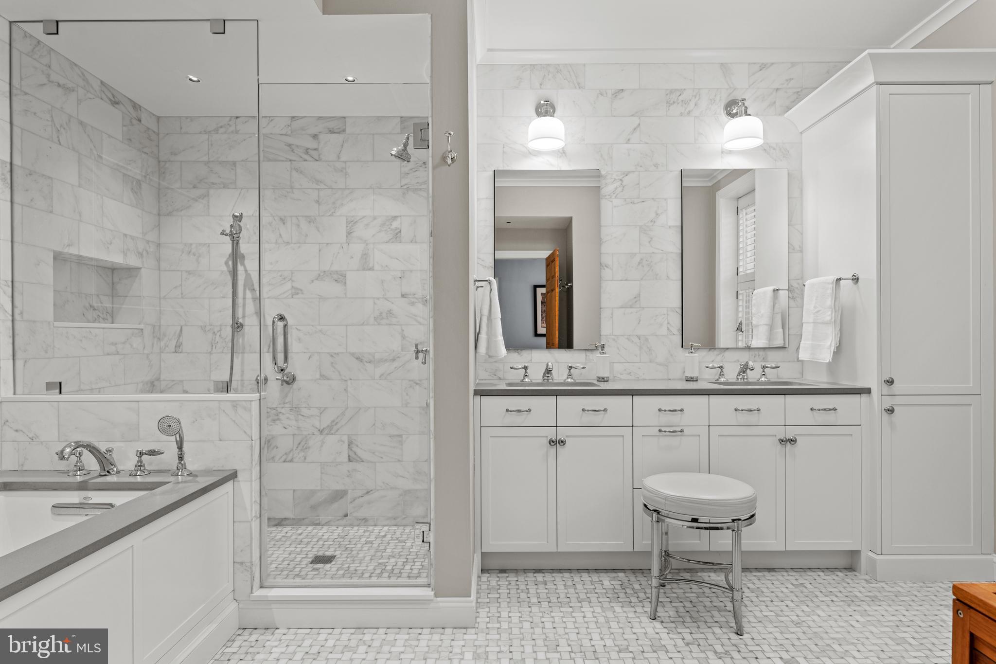 SOCIETY HILL - Residential