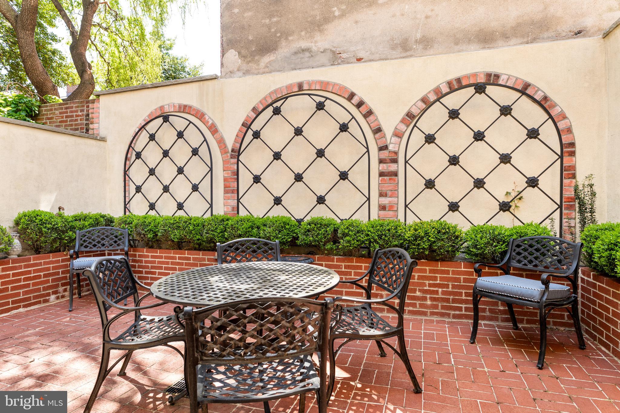 SOCIETY HILL - Residential