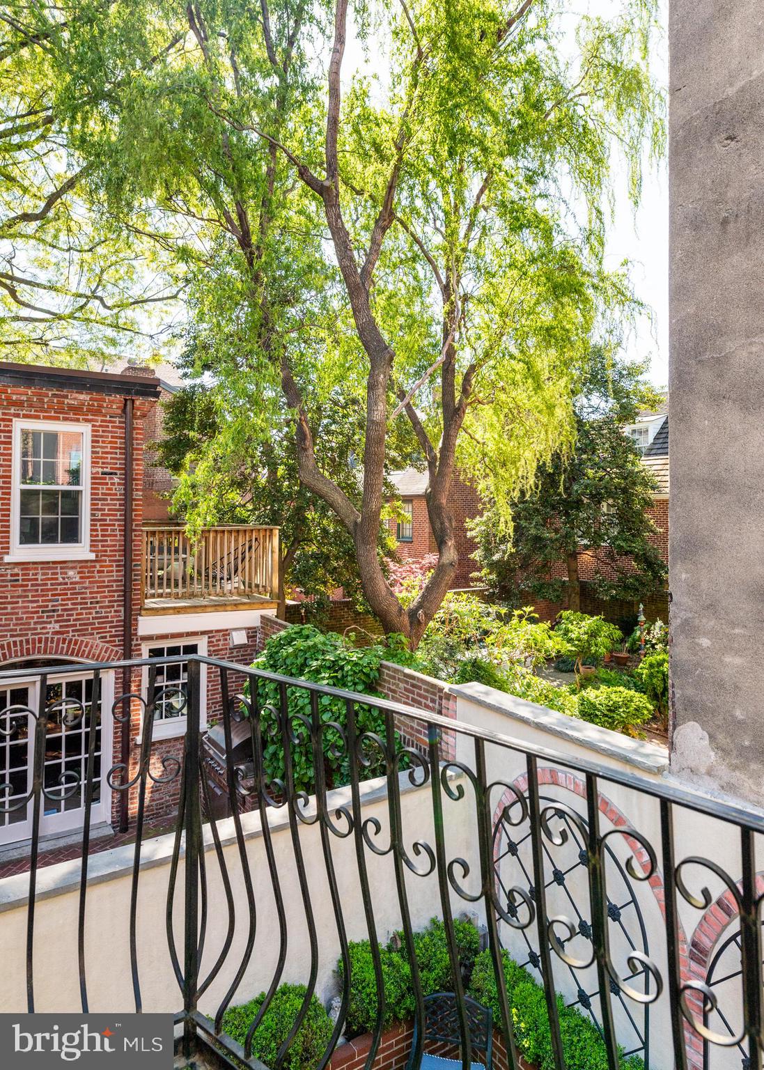 SOCIETY HILL - Residential