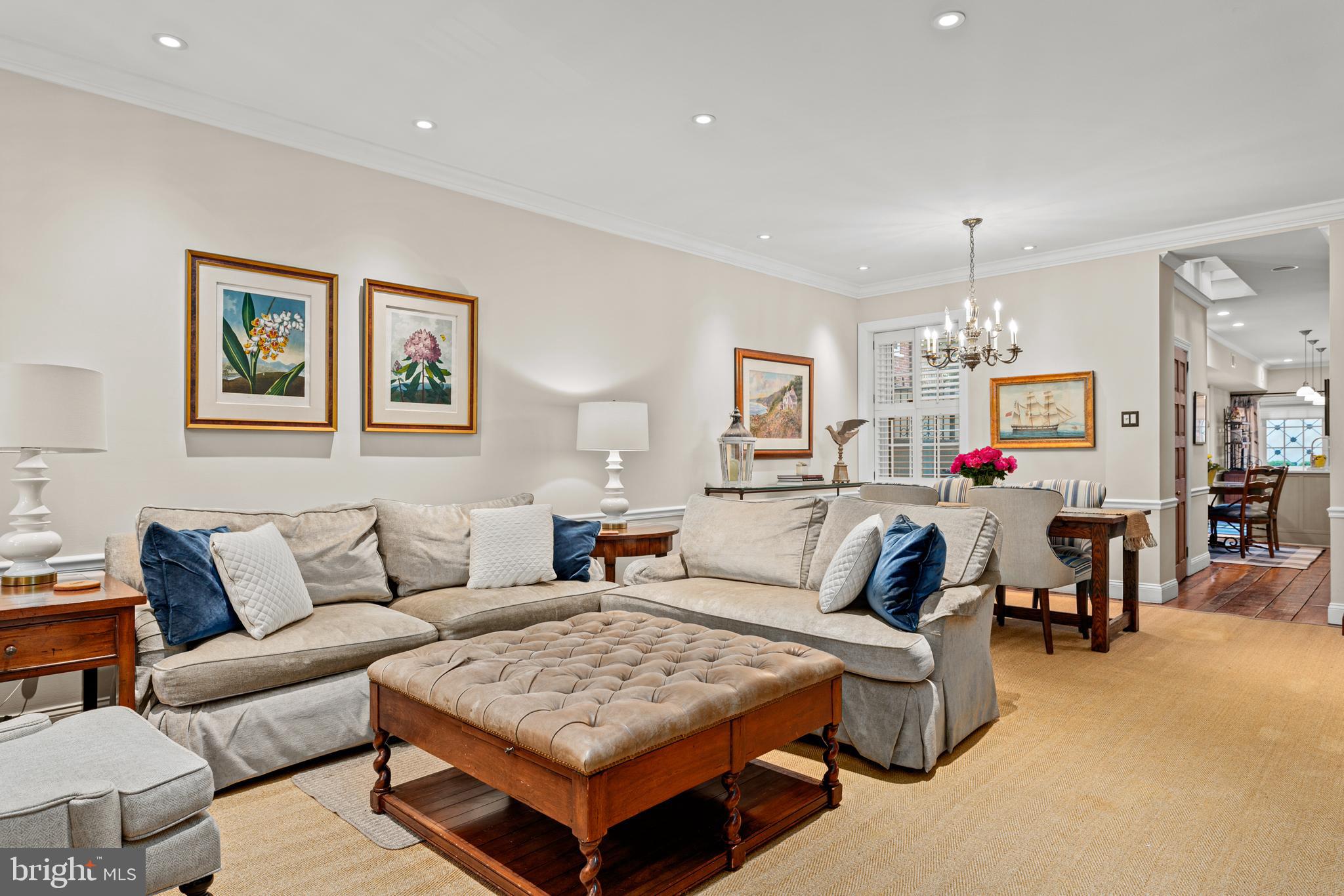 SOCIETY HILL - Residential