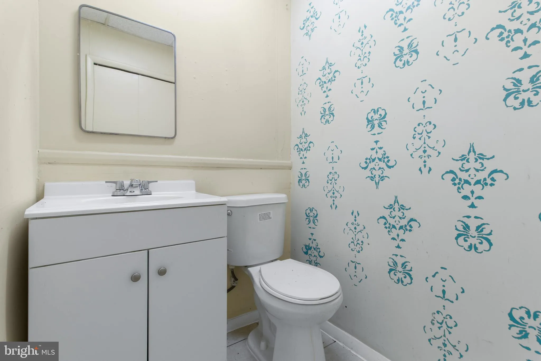 Additional image 100 of 405 Stemmers Run Rd, Essex, MD 21221