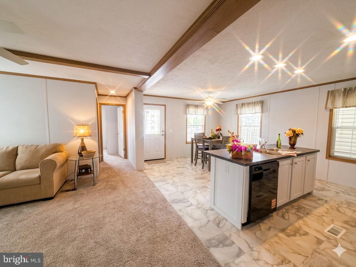 FOUR WAY MANOR - Residential