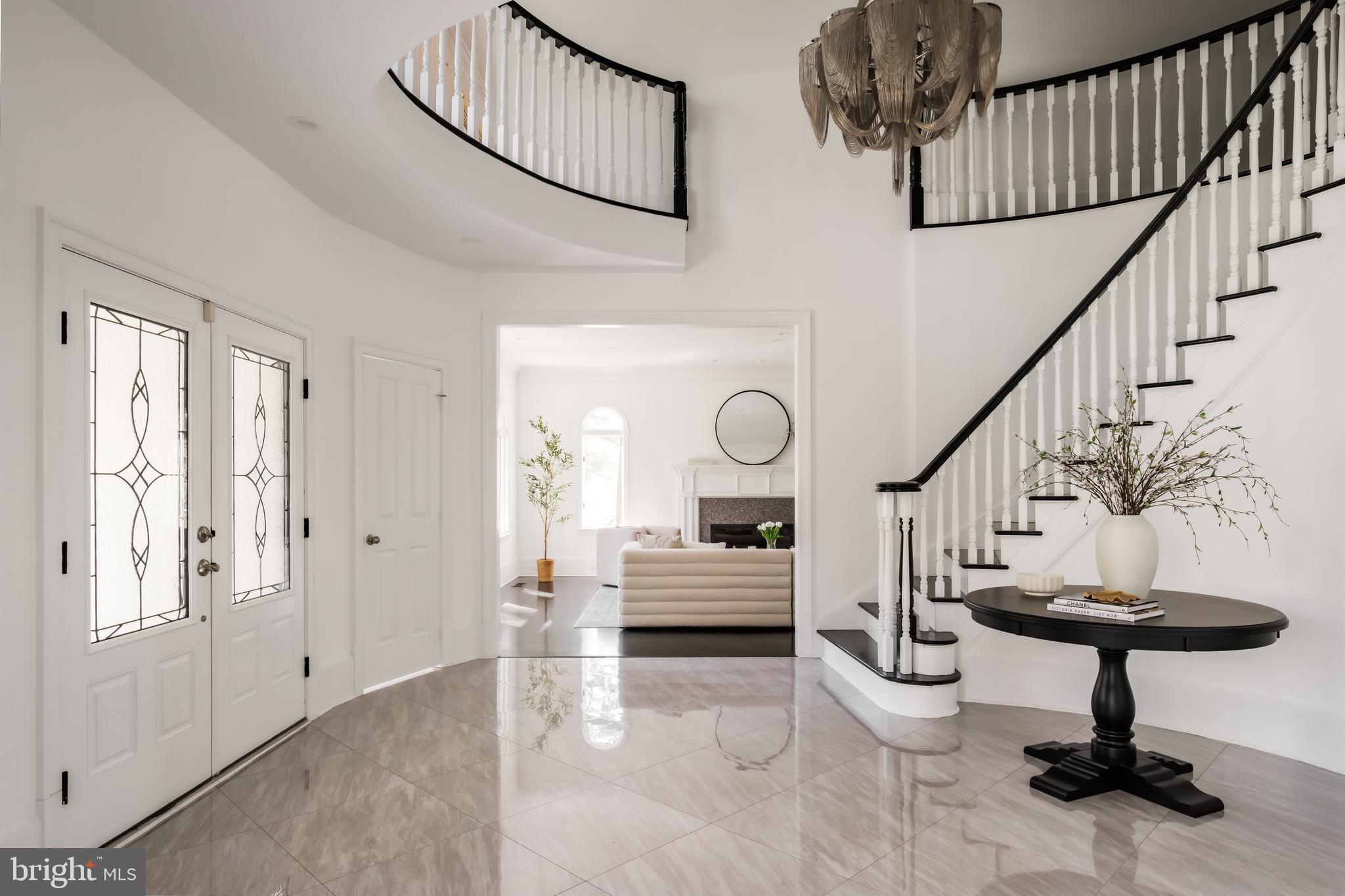 POTOMAC OUTSIDE - Residential