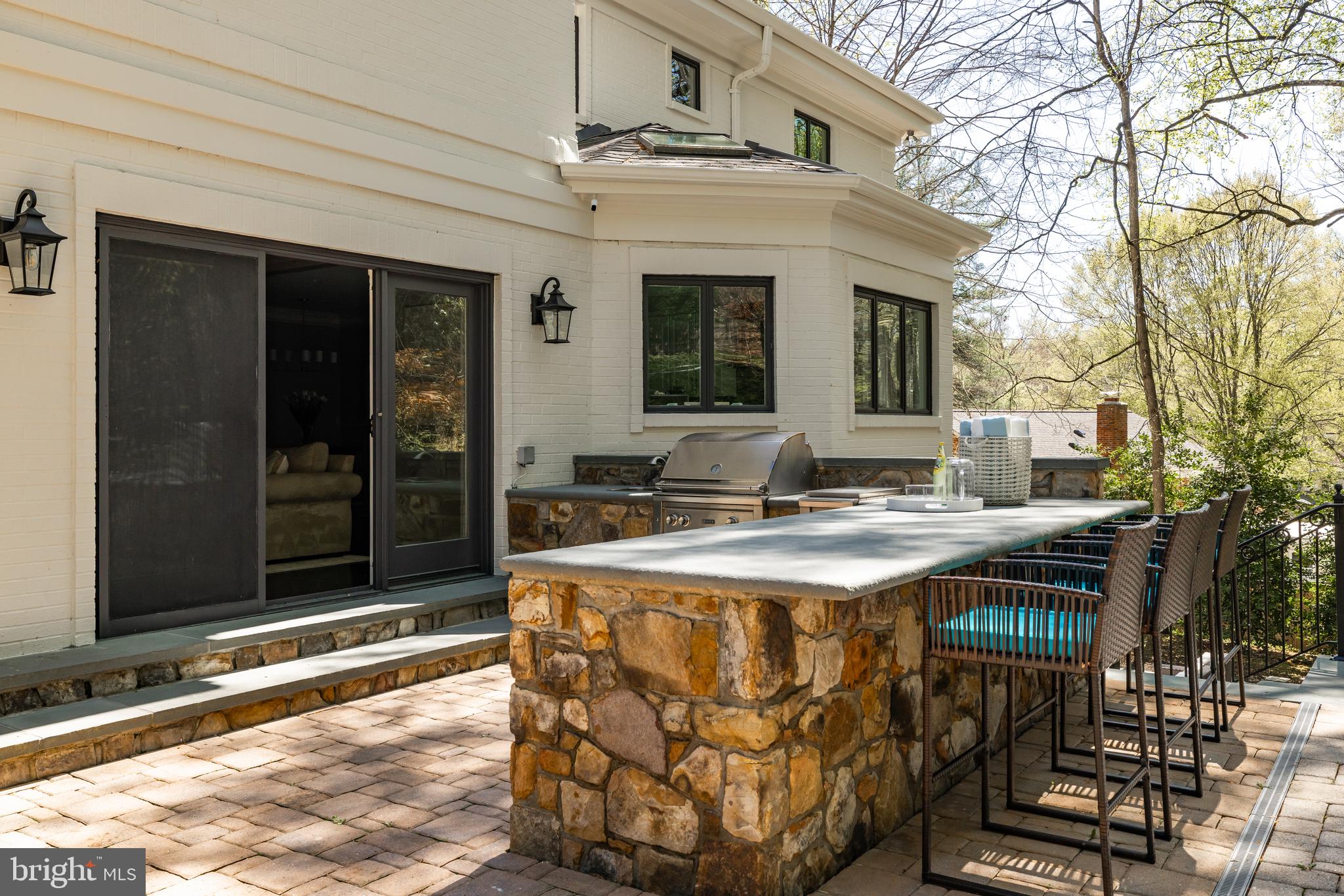 POTOMAC OUTSIDE - Residential