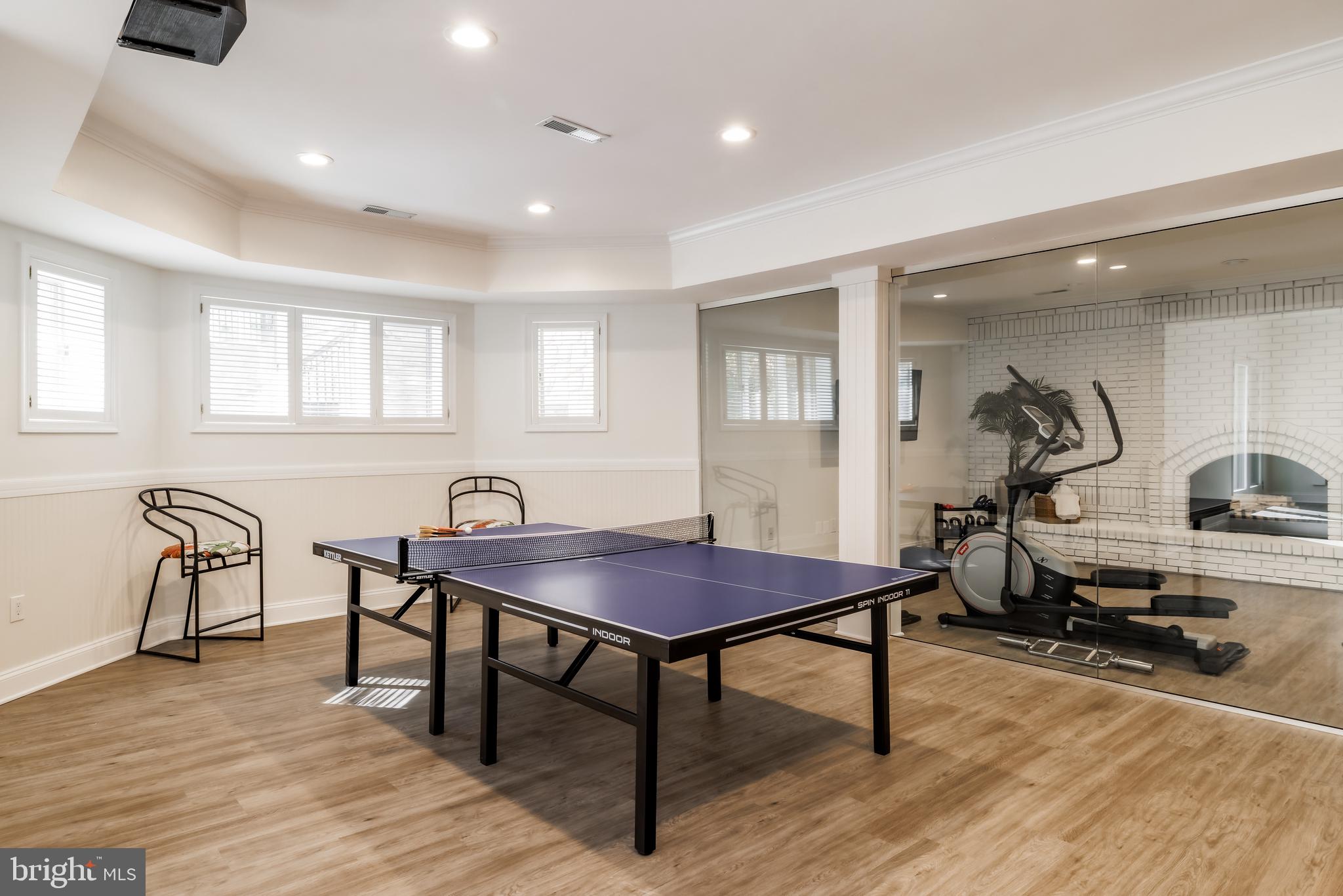 POTOMAC OUTSIDE - Residential