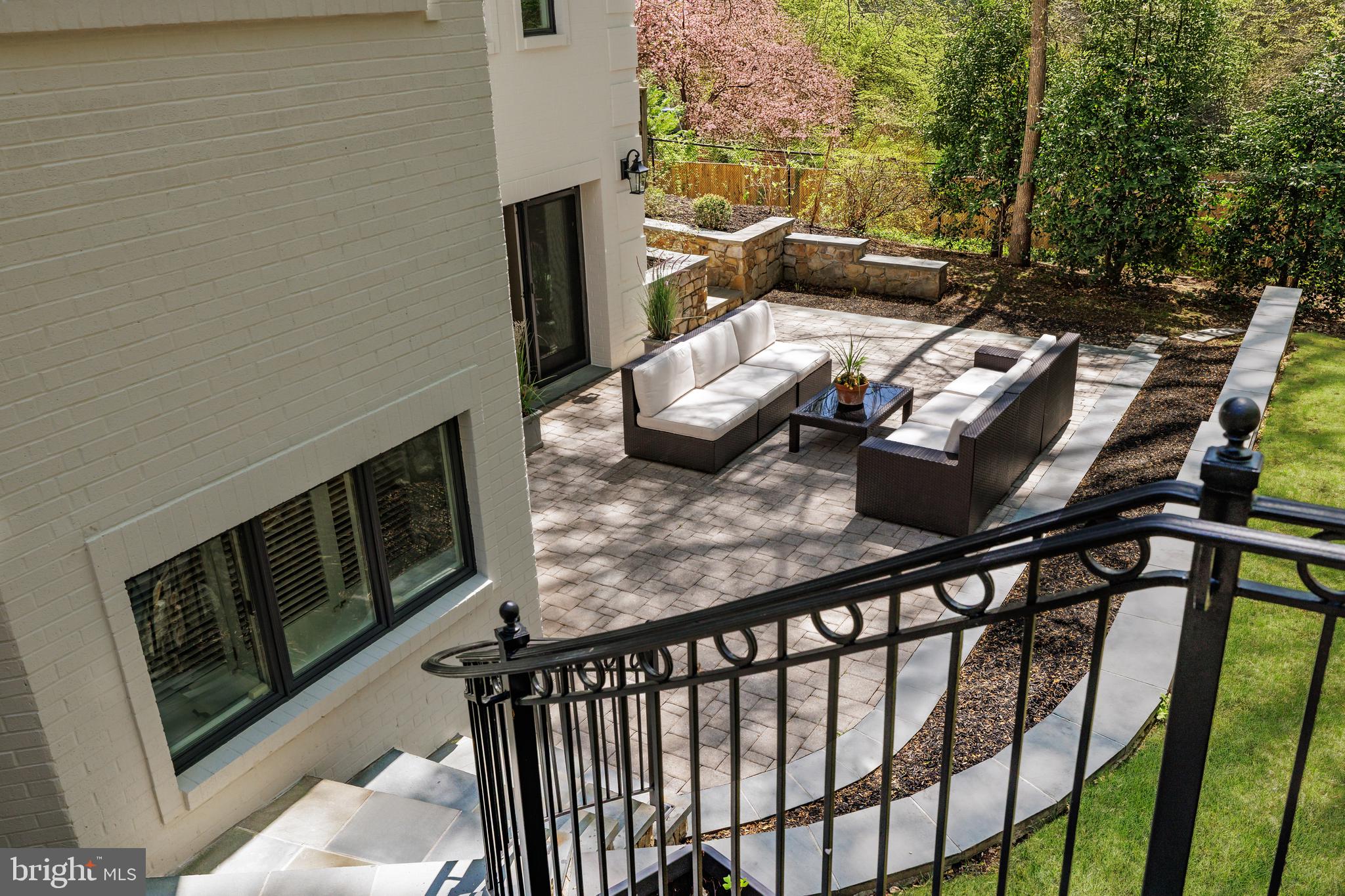 POTOMAC OUTSIDE - Residential