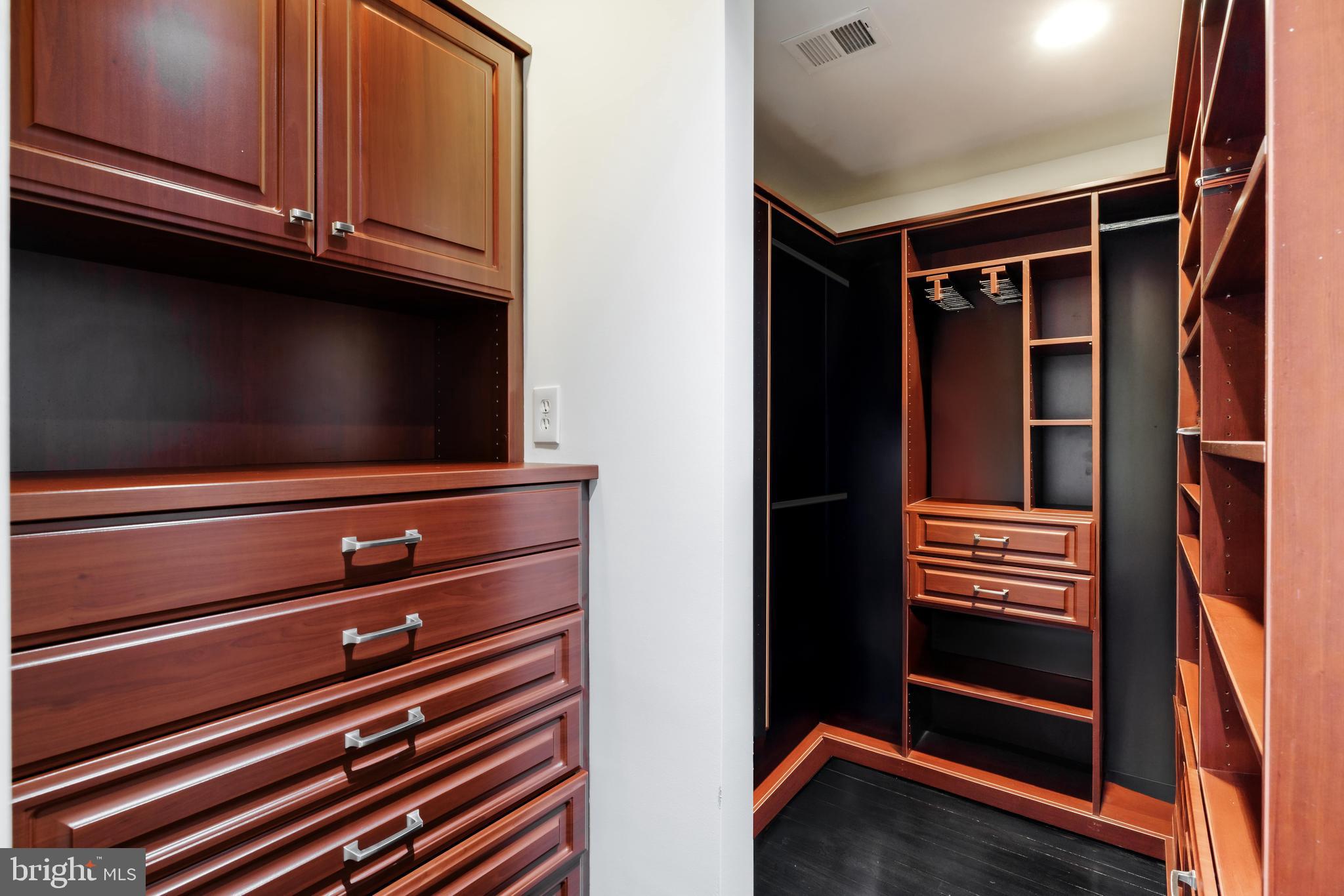 POTOMAC OUTSIDE - Residential