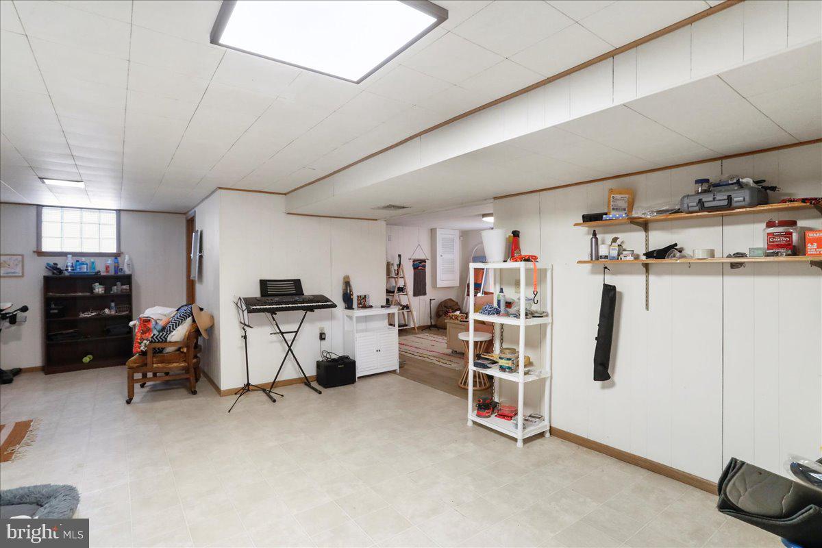 WEST SIDE - Residential