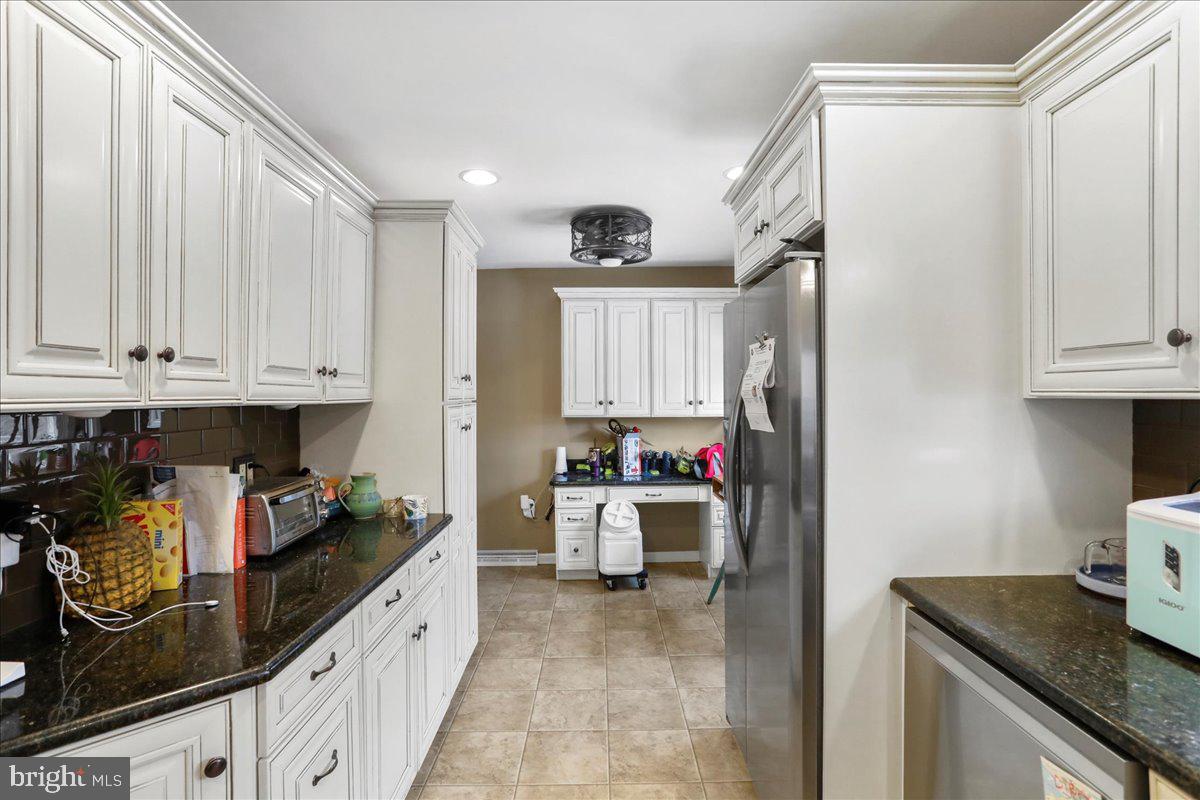 WEST SIDE - Residential