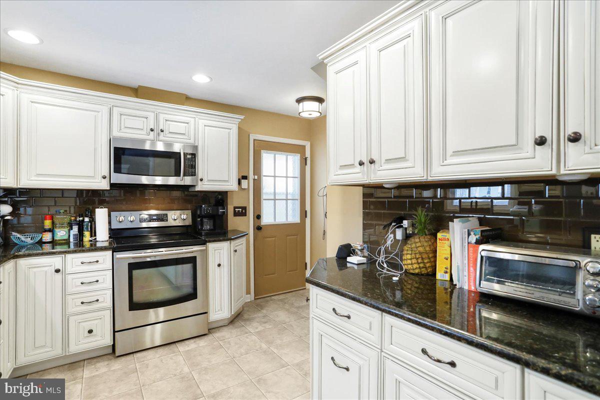 WEST SIDE - Residential