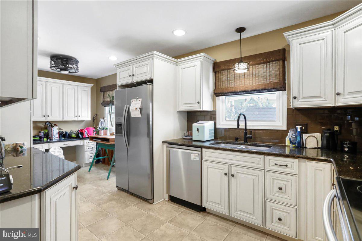 WEST SIDE - Residential