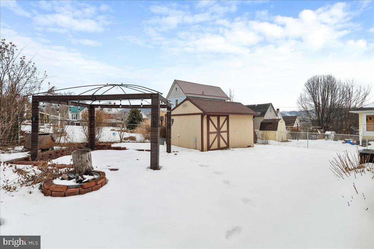 WEST SIDE - Residential