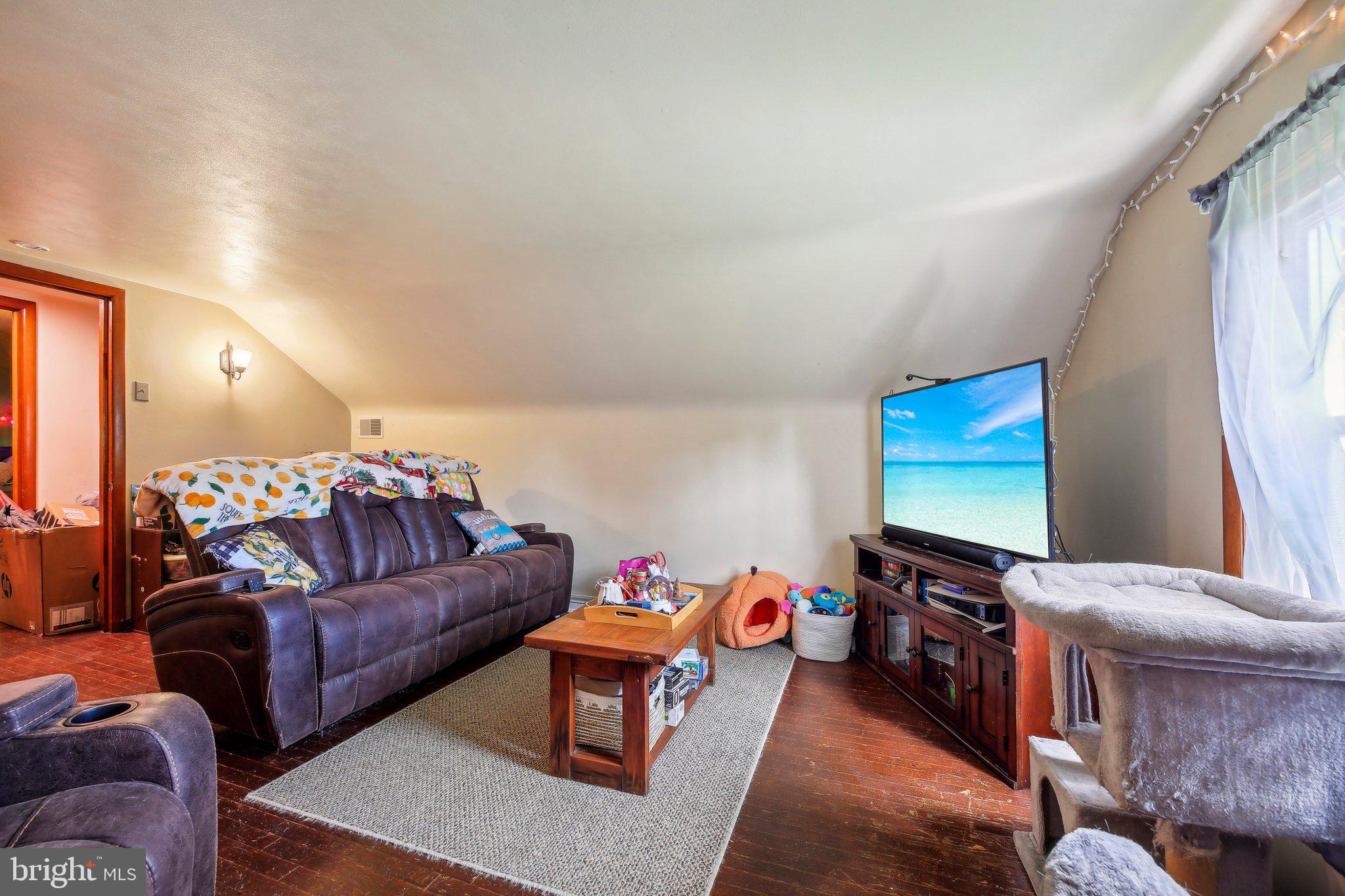 LITTLESTOWN - WHITE HALL - Residential