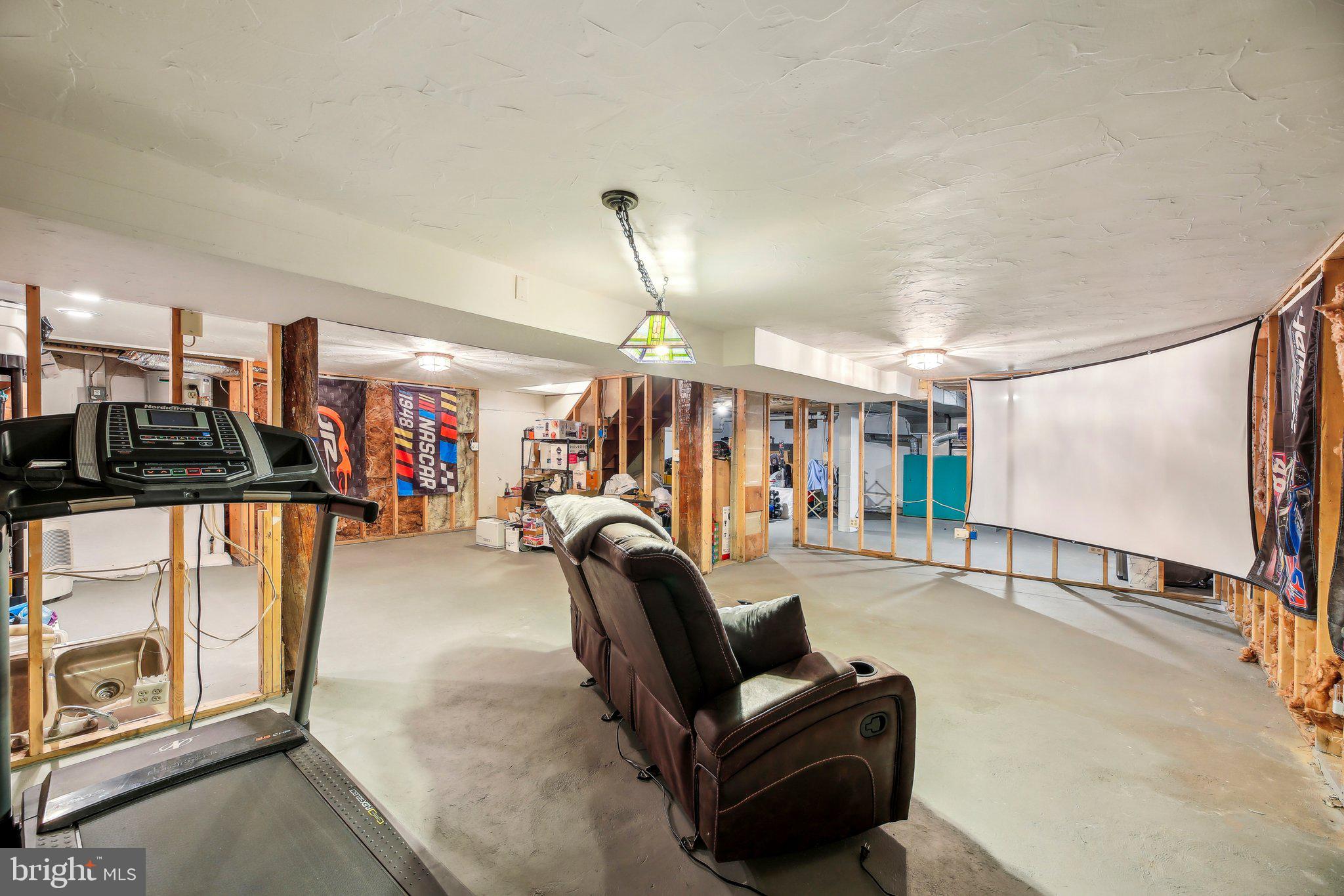 LITTLESTOWN - WHITE HALL - Residential