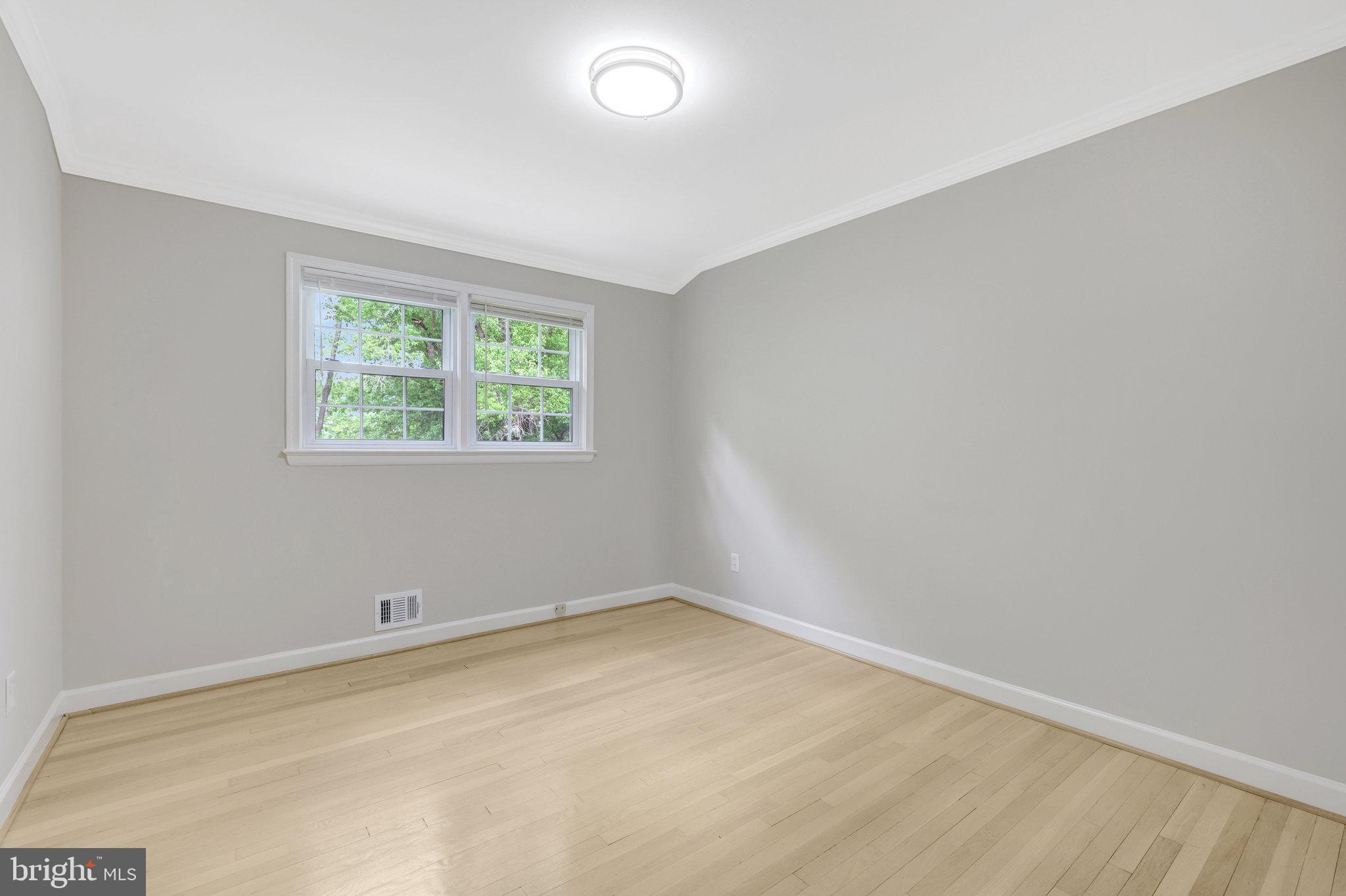 MCLEAN MANOR - Residential Lease